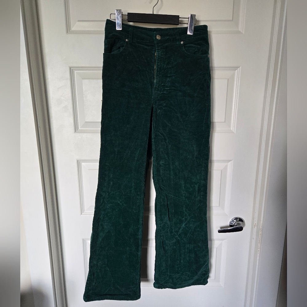 H&M Emerald Green Corduroy Pants - Size 6